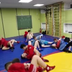 Занятия йогой, фитнесом в спортзале Зомбир Санкт-Петербург