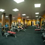 Занятия йогой, фитнесом в спортзале Звездная лига Москва